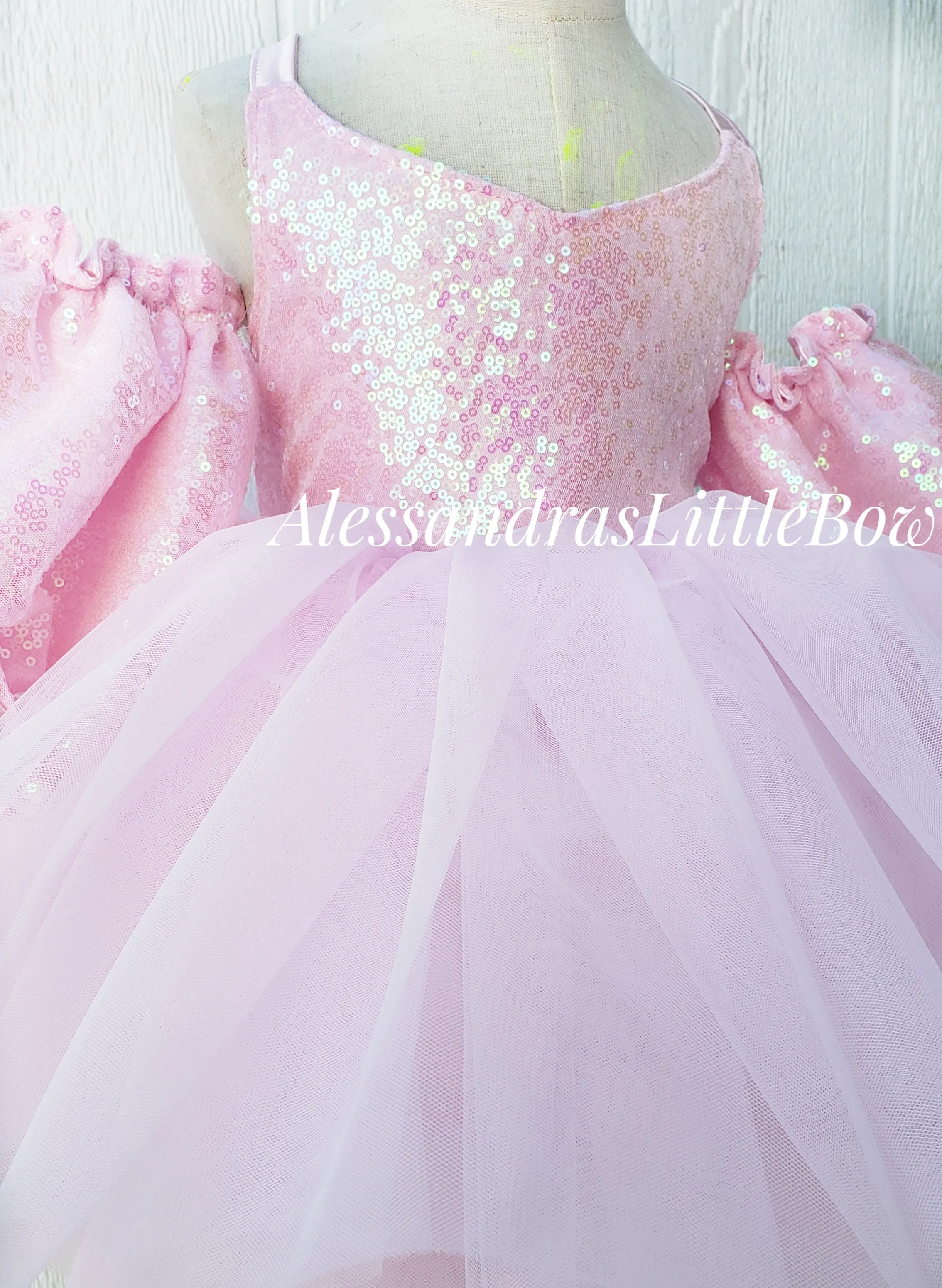 Ballerina Couture dress with Off shoulder sleeves