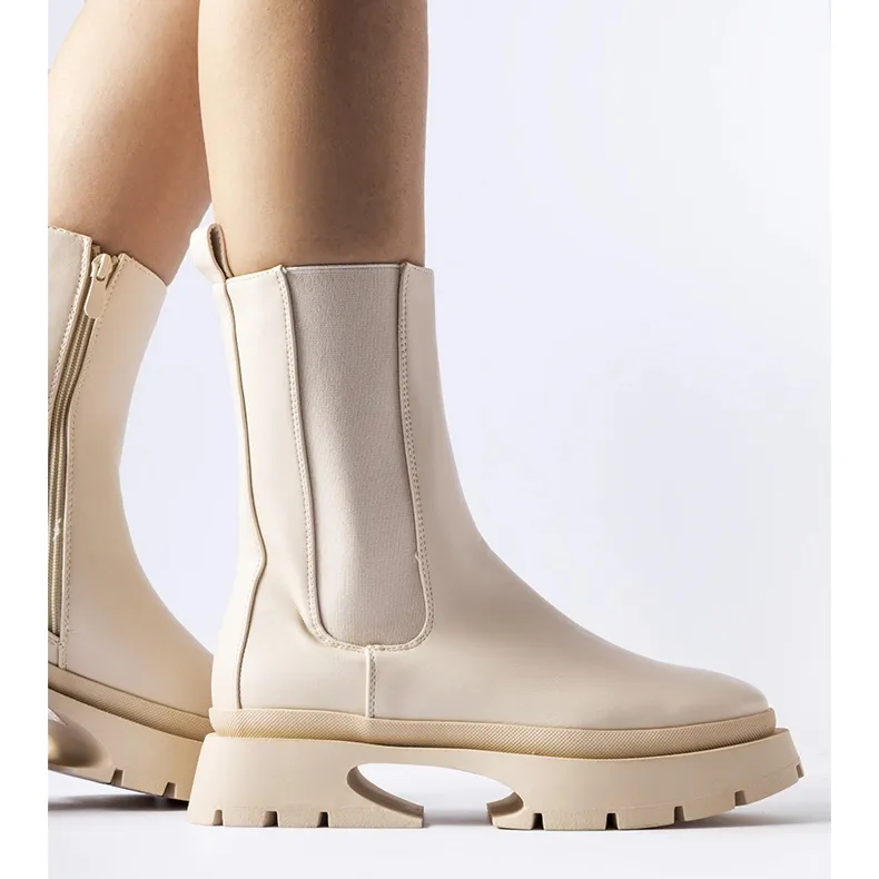 Beige insulated Mombello boots