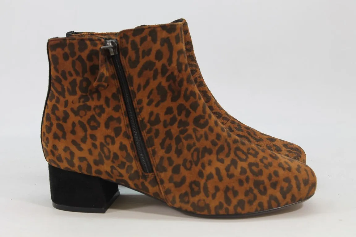 Clarks By Collection Marilyn Women's Dark Tan Leopard Boots 7M(ZAP13221)