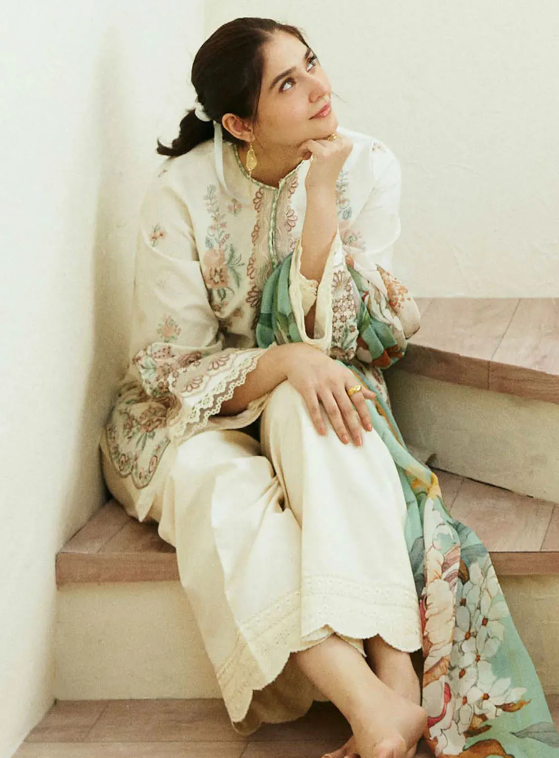 Coco By Zara Shahjahan Embroidered Lawn 3 Piece Unstitched Suit CZS24E D-10 IVORY