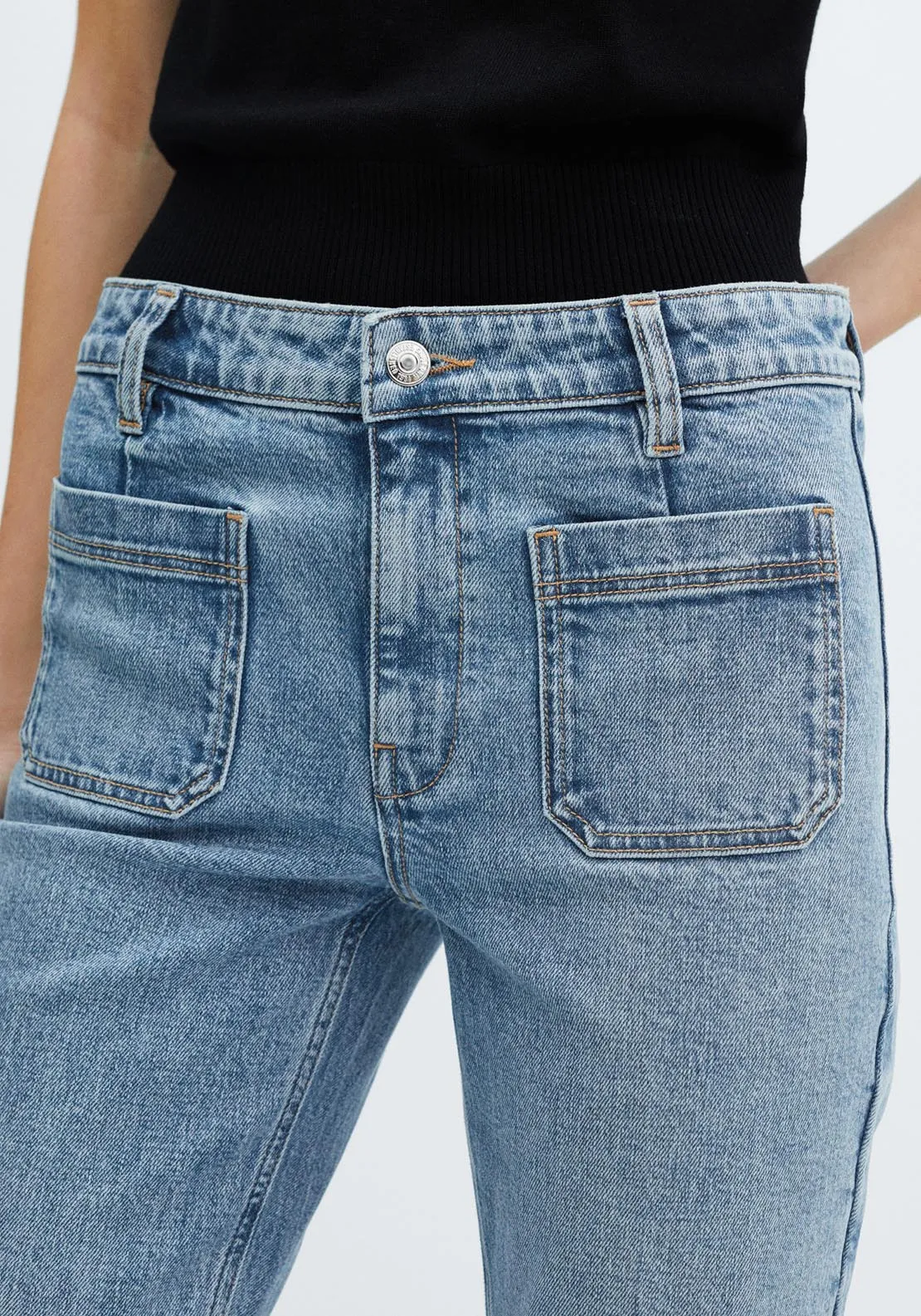 Flared jeans with pocket