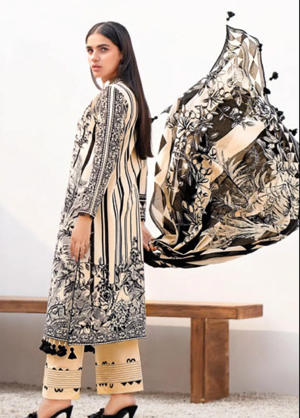 Gul Ahmed Printed Lawn Unstitched 3 Piece Suit - GA24EL B-42008